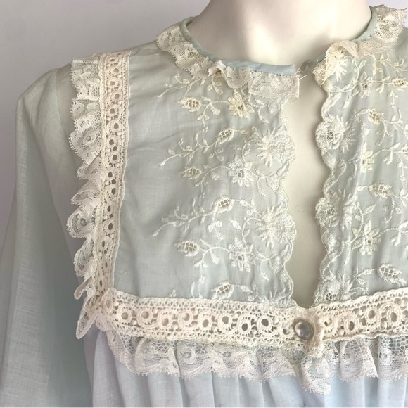 v i n t a g e :: Cottagecore Embroidered Floral Lace Crochet Nightgown ILGWU - Picture 12 of 14